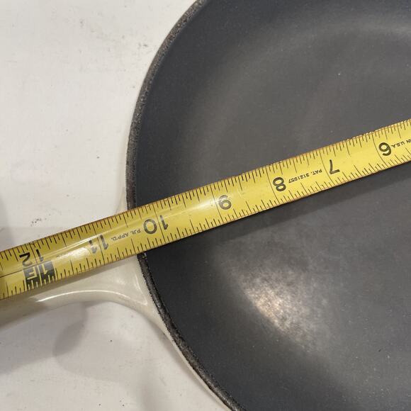 Vtg Le Creuset Enameled Cast Iron Skillet 26 White 10 1/2 " Dual Pour Spout - Picture 6 of 8